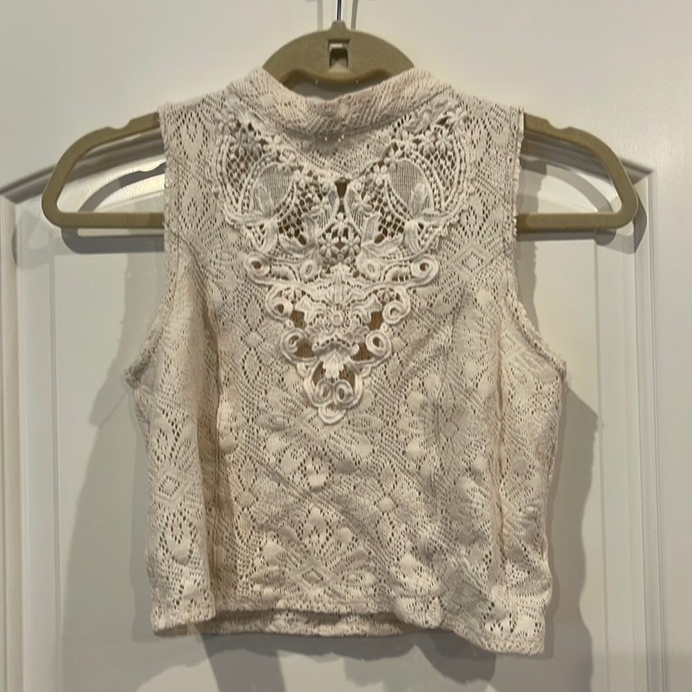 White knitted tank